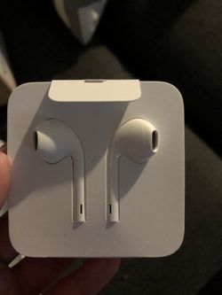 Apple ear phones
