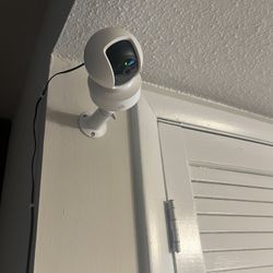 Indoor Pet Camera with Wall Mount 