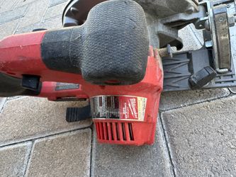 Milwaukee M12 Fuel Saw 