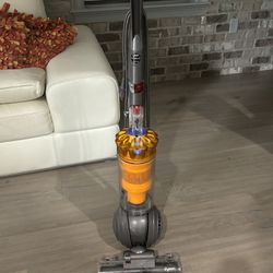 Dyson DC40 Vacuum Cleaner