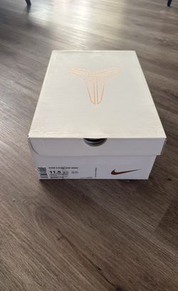 Kobe 10 Elite Low Christmas