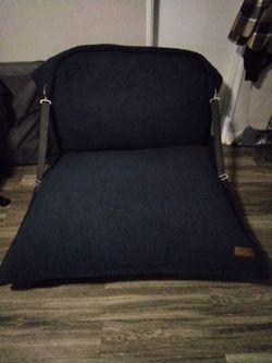 Floor chair / foldout bed