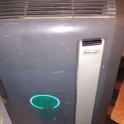 Delonghi portable air conditioner w/ heat pump