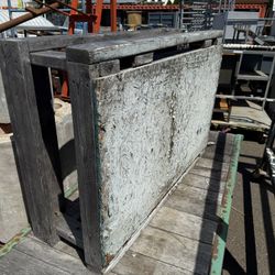 Raised Wood Pallet