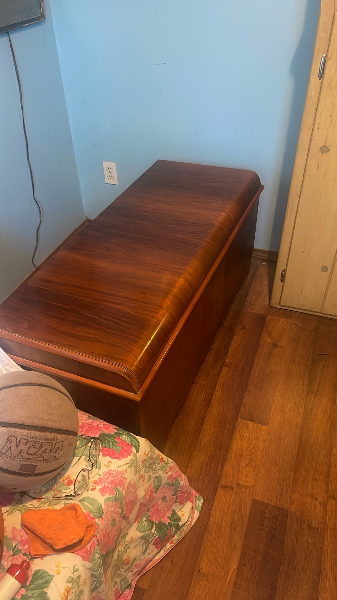 Lane Cedar Chest