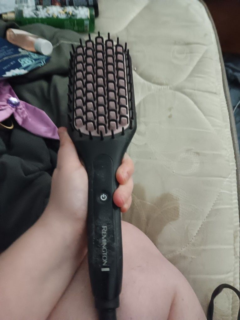 Remington Heated Straightening Brush – Salon Results at Home!
