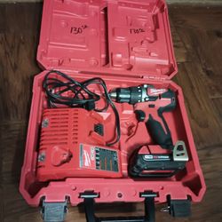 Milwaukee Drill Driver With Battery And Charger 