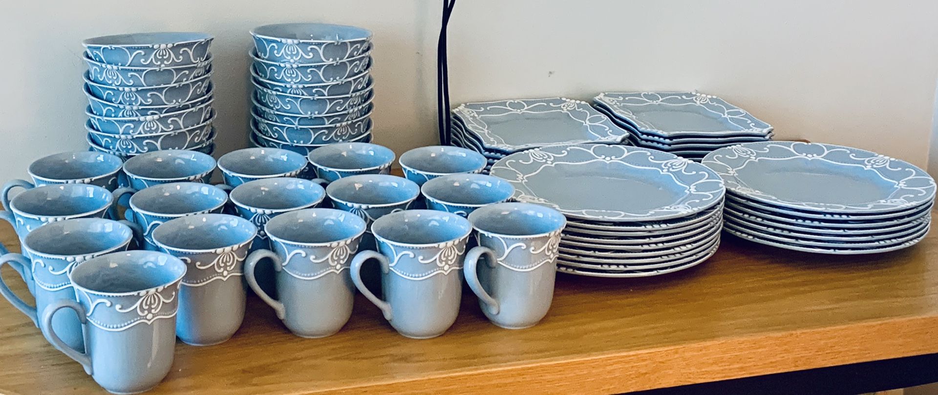 Ambiance Aristocrat 64 Piece Dinnerware Set
