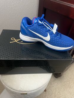 Dodgers exclusive Kobe Bryant basketball shoes