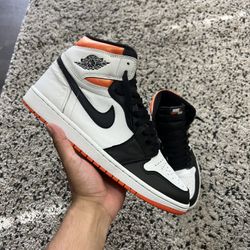 Jordan 1 High “Electro Orange” sz 12