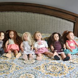 6 Girl Dolls And Many Play Sets.  Barely Used. Priced Seperately