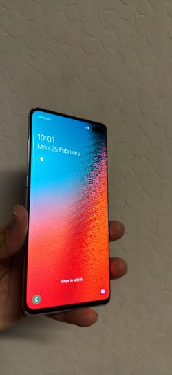 Samsung Galaxy S10+ Plus. Like New And Unlocked! With Free 1 Month Verizon!