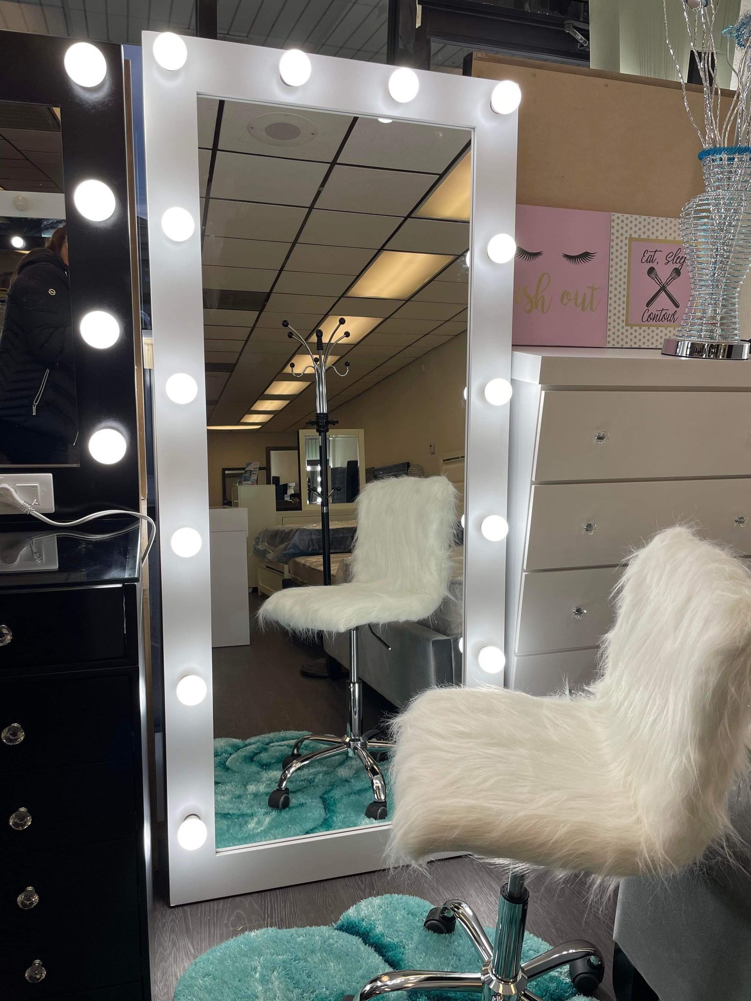 MIRROR HOLLYWOOD DE $399 AHORA A $299