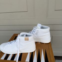 Nike Court Royale 2 Mid triple white women’s size 10