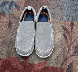 Boys Casual Shoes Size 5.5