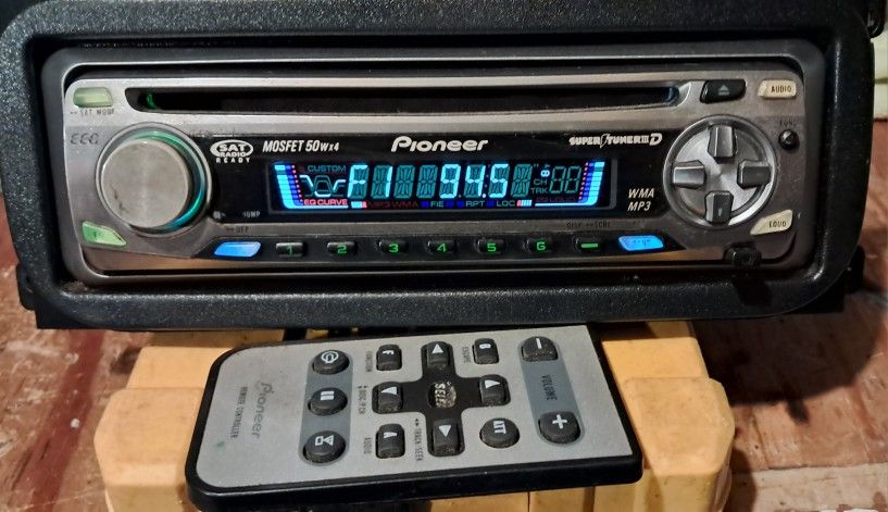 Pioneer Deh-P3700mp Cd Car Stereo With Remote