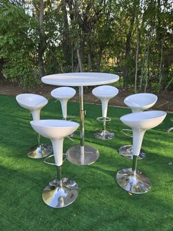 Solid White Table And Stools