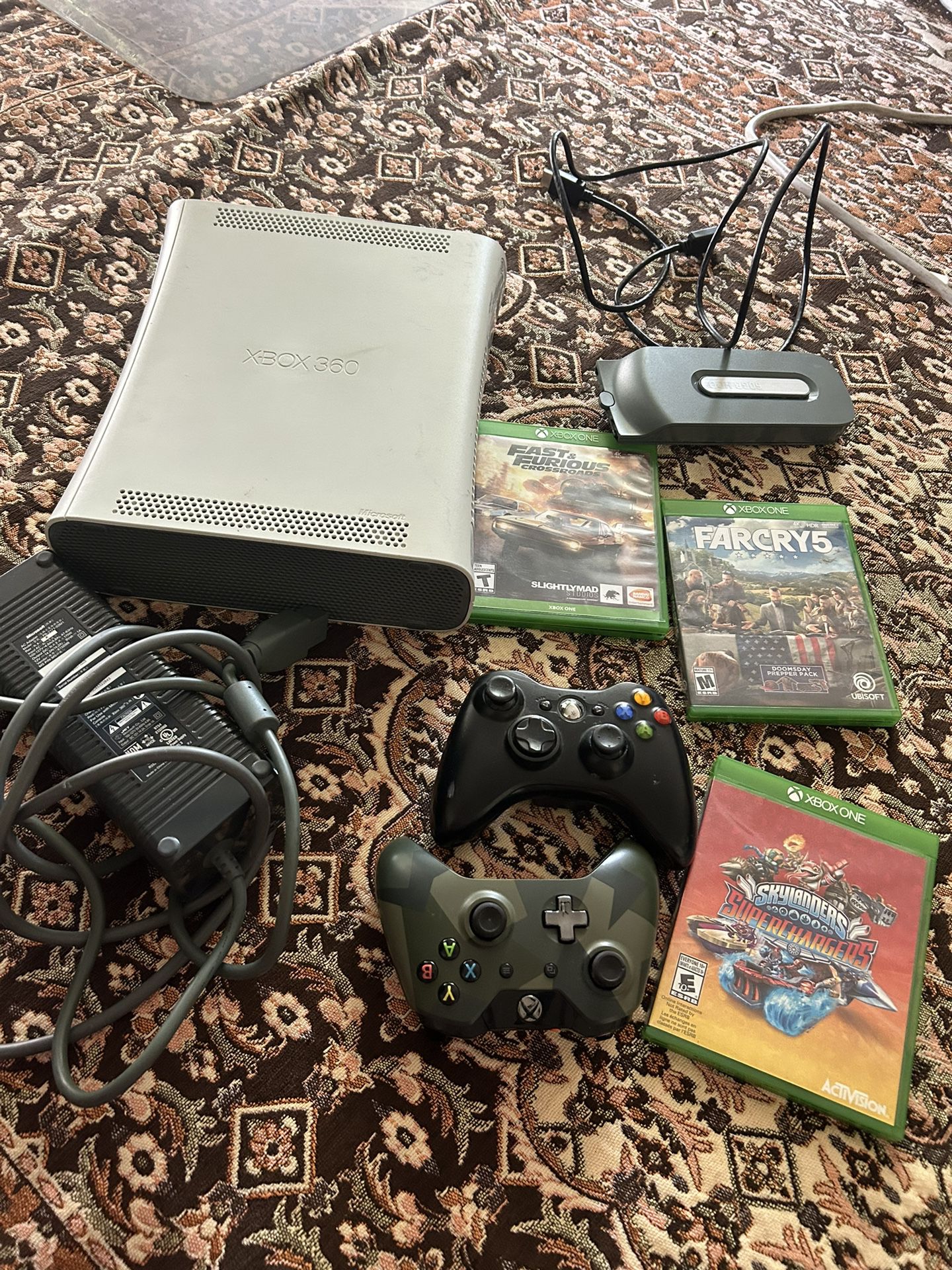 Microsoft Xbox 360 Arcade 120GB Console - White, With Games, See Description