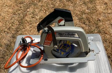 ELECTRIC CIRCULAR SAW & BLADES