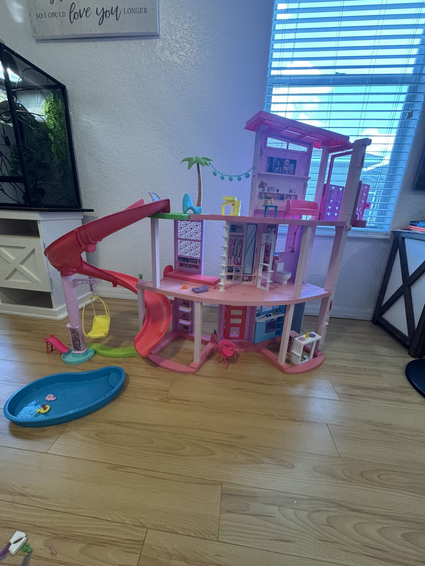 Barbie Dream House 