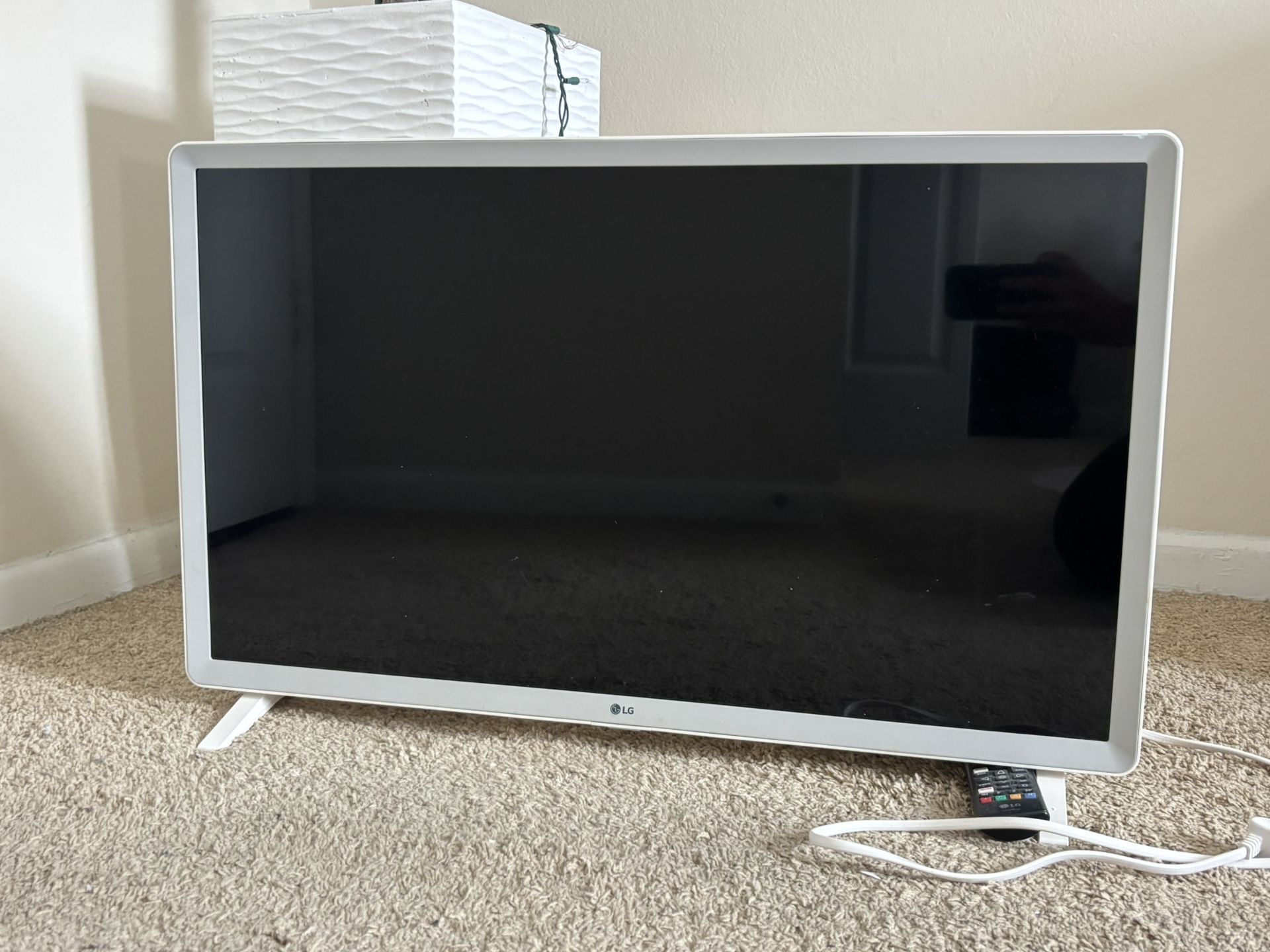 White LG TV
