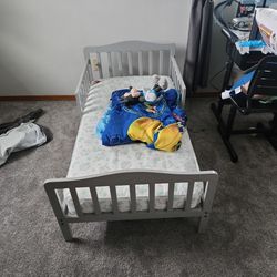 Like New Toddler Frame And Mattress 