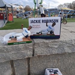 JACKIE ROBINSON BARRIER BREAKERS FIGURINE 