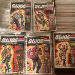 Collector seeking vintage old GI Joe toys 1960s 70s 80s dolls action figures accessories g.i. Joes  toy figure collector collectibles 