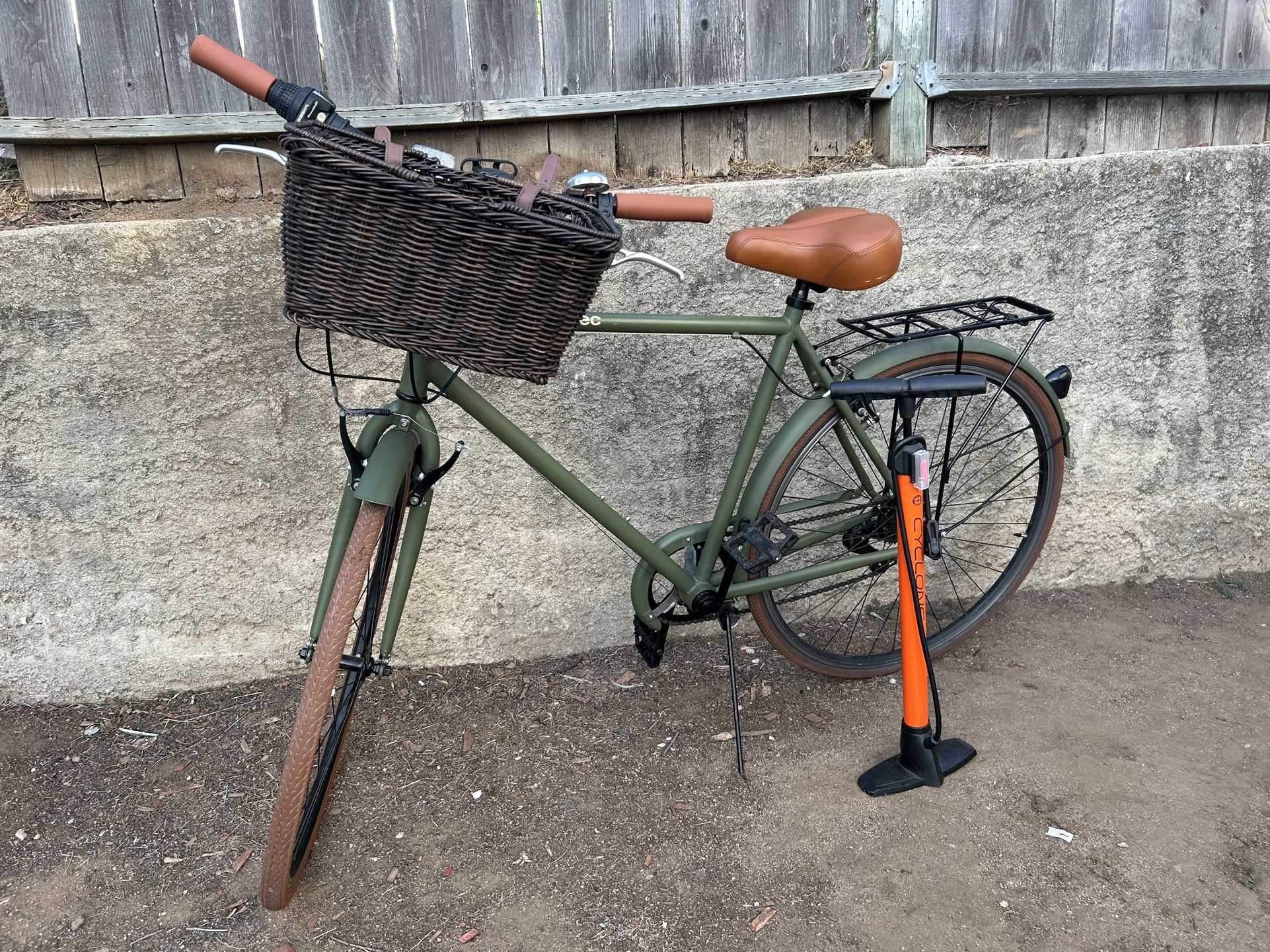 Retrospec Beaumont City Bike - 7 Speed BUNDLE