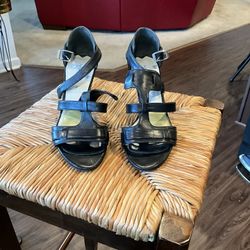 Via Spiga Elegant Black Strappy Sandals