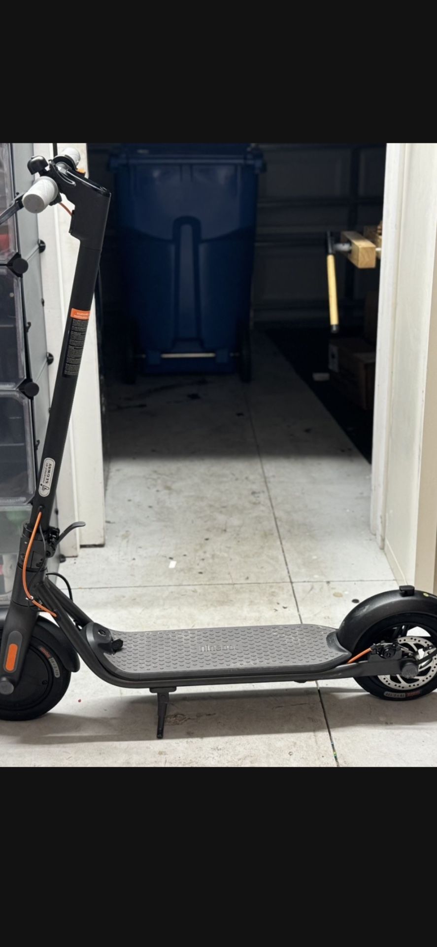 Ninebot Segway Scooter New!!! Spare Tire Included