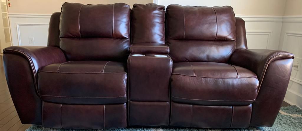 Power Recliner Leather sofa/loveseat