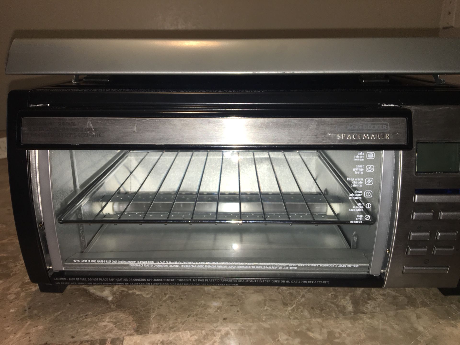 Black and Decker under-the-cabinet spacemaker toaster oven