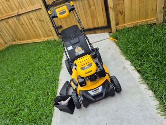 Dewalt Gas Mower 196cc comercial engine Self Propelled RWD Brand New Nuevo Listo Para Trabajar