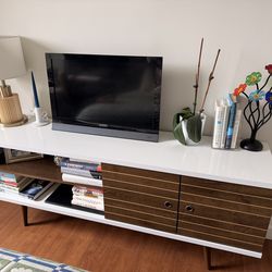 Mid-Century Modern TV Stand / Media Console