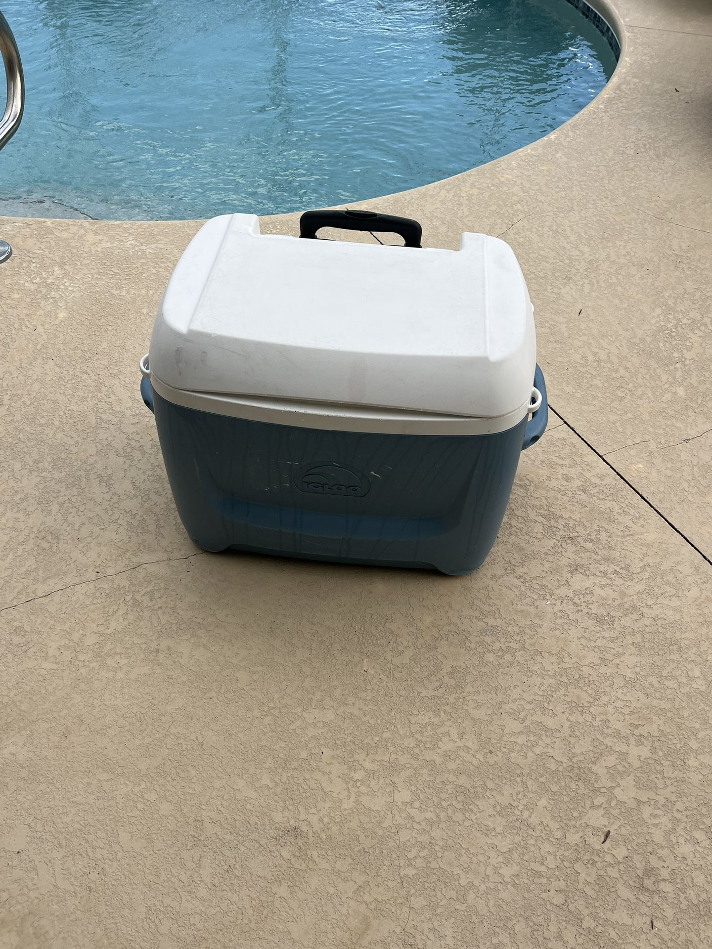 Rolling Cooler