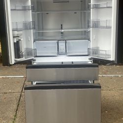 Samsung Refrigerator - Bespoke Dual Ice Maker Beverage Center