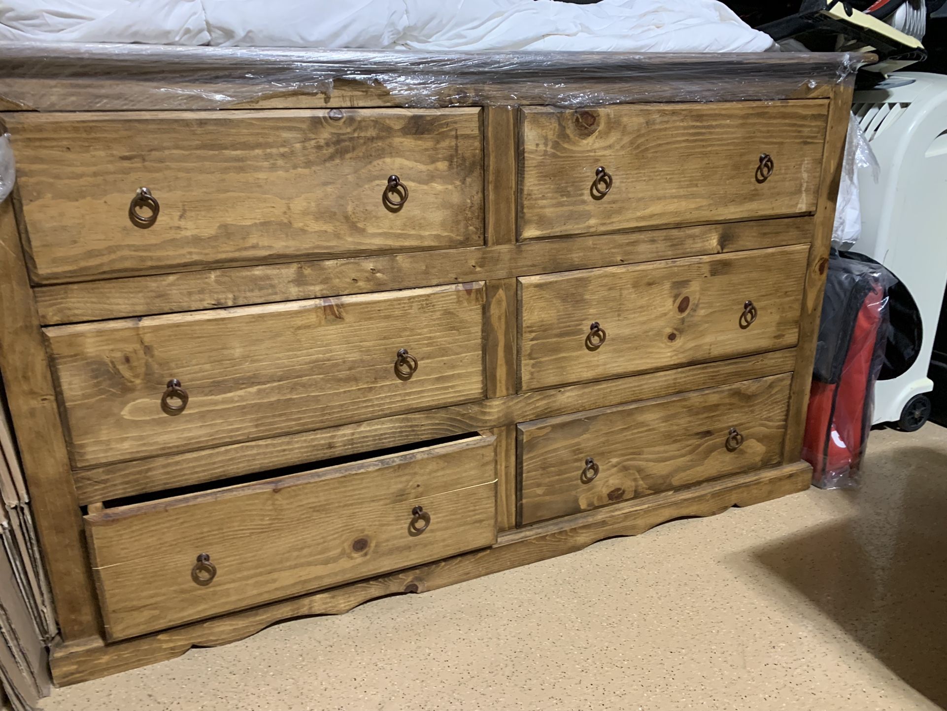 Dresser six drawers. Needs  To Go