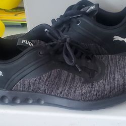 The PUMA Women's Soft Foam Optimal Comfort Size 6 Wns sneaker 