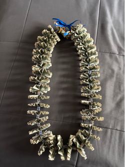 Graduation Money lei