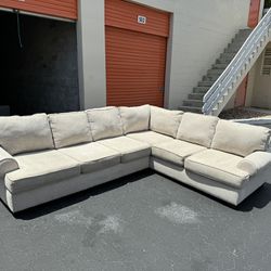 BIG Cream Sectional! Delivery. 