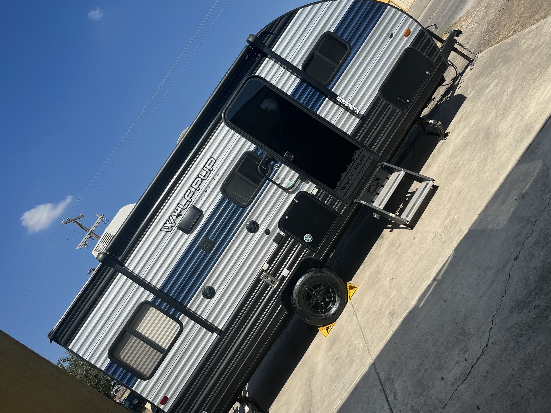 Wolf pup Travel, Trailer, year 2022 limited 17ft like brand new