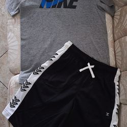 Boy's NIKE Tee And Short Set Size 10-12 