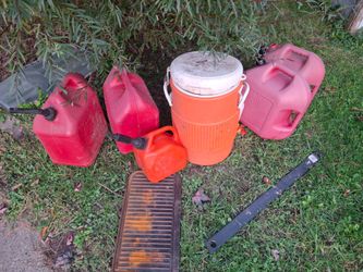 Lot of 4 Plastic Gas Cans