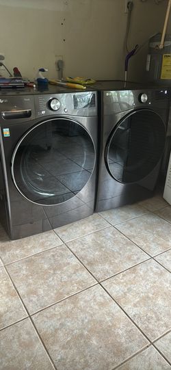 LG Washer and Dryer Set