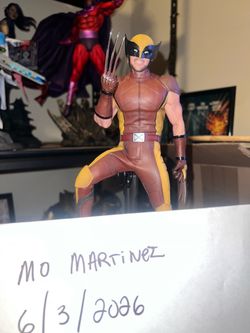 Hot toys Wolverine. Brown suit
