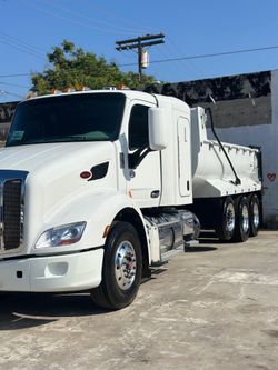 2022 PETERBILT 579 SUPER 10