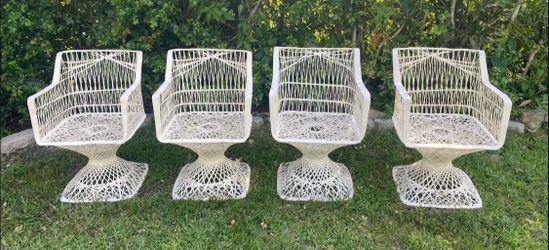 MidCentury Woodard Fiberglass Arm Chairs (4)