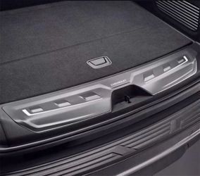 OEM GM 2021-2025 Chevy Suburban/Tahoe Illuminated Cargo Door Sill Plate.