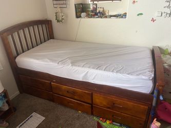 Beautiful twin bed with under storage no mattress